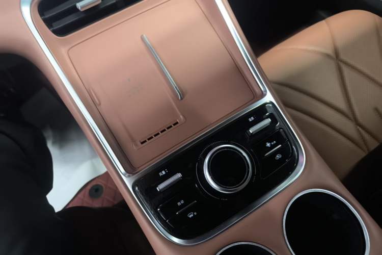 Used Geely Galaxy L6 2025 EM-i 140km Starship Edition Gear Lever