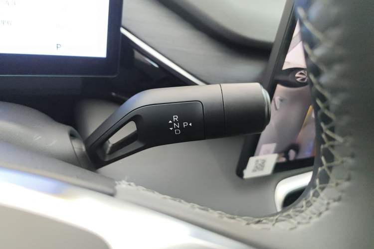 Used Geely Galaxy L6 2025 EM-i 140km Starship Edition Gear Lever