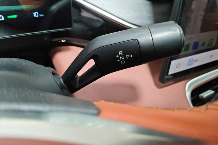 Used Geely Galaxy L6 2025 EM-i 60km Launch Edition Gear Lever