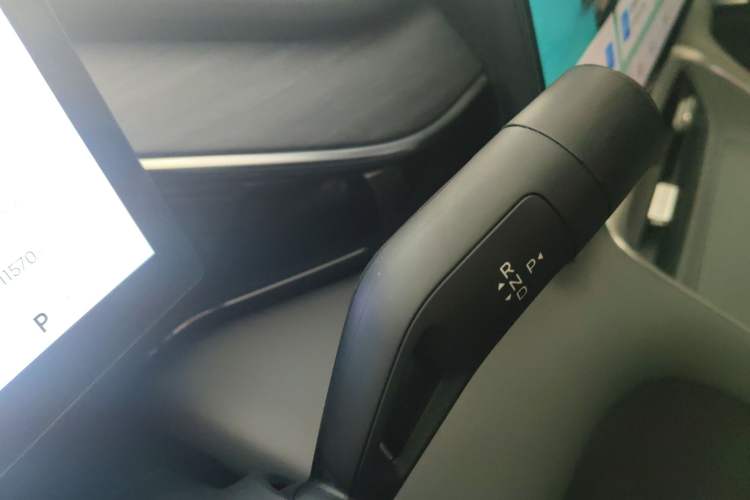 Used Geely Galaxy L6 2025 EM-i 140km Starship Edition Gear Lever