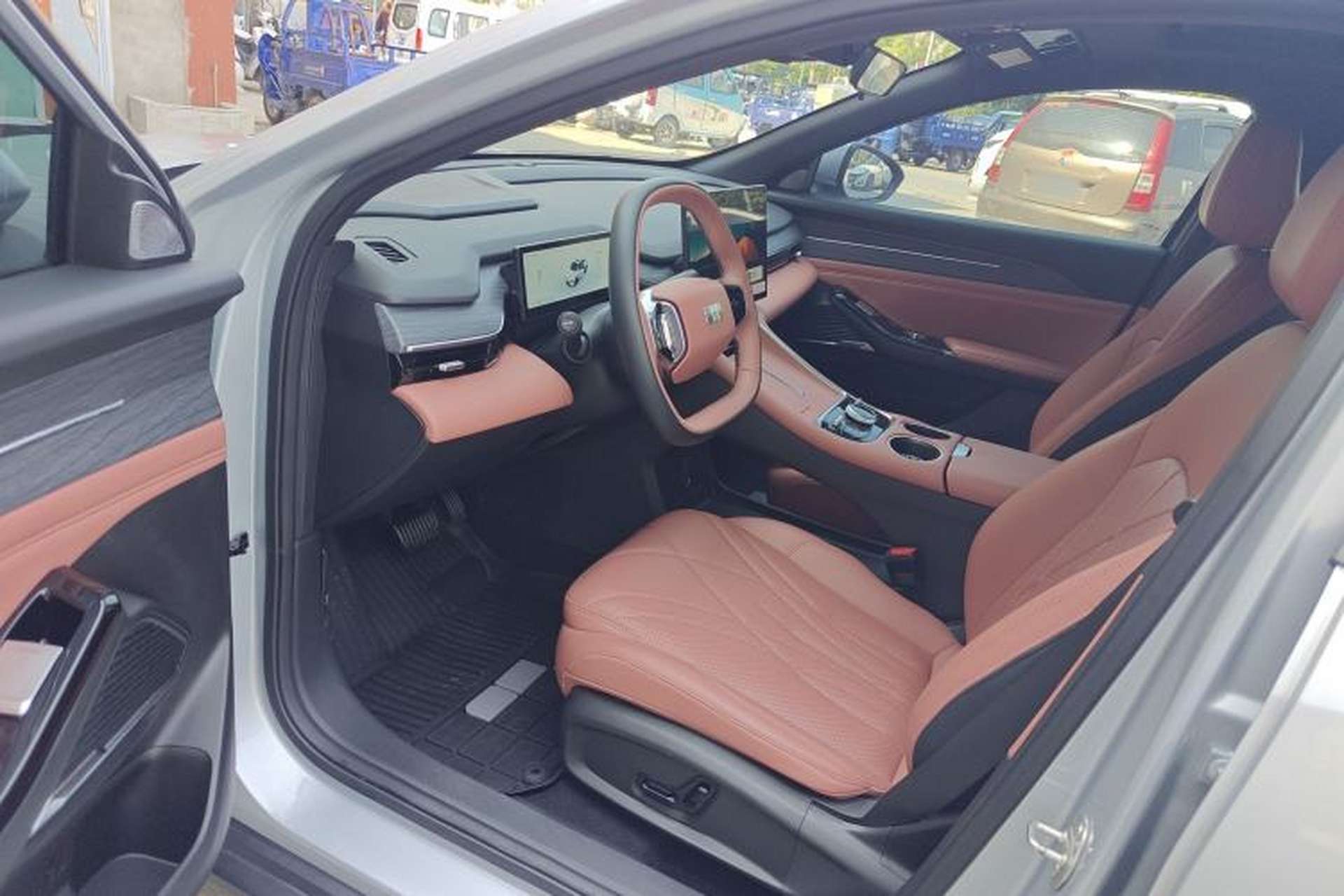 Used Geely Galaxy L6 2025 EM-i 140km Starship Edition Interior 1