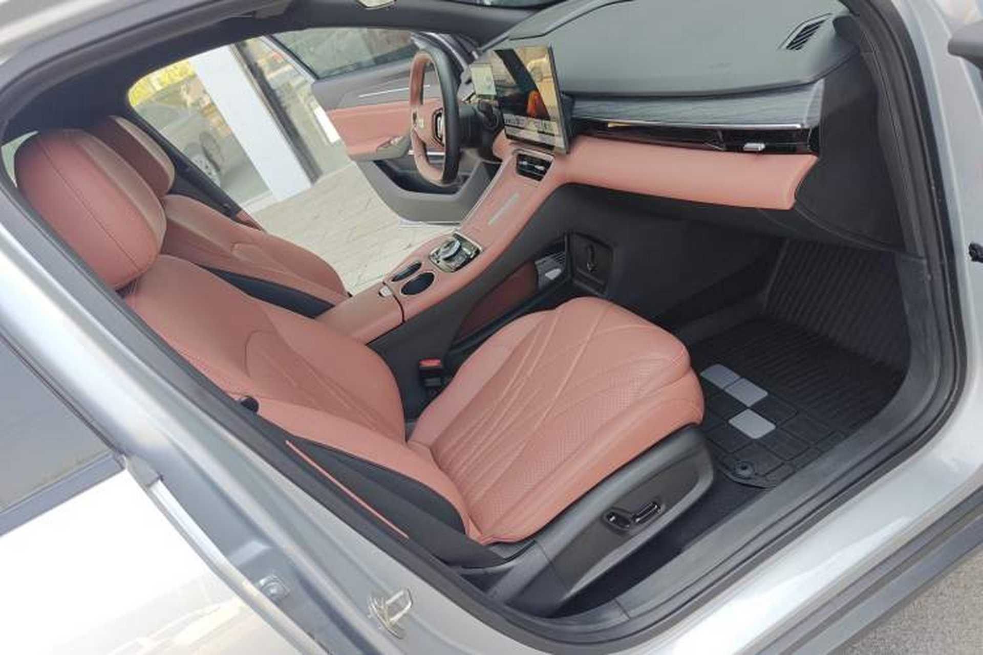 Used Geely Galaxy L6 2025 EM-i 140km Starship Edition Interior 10