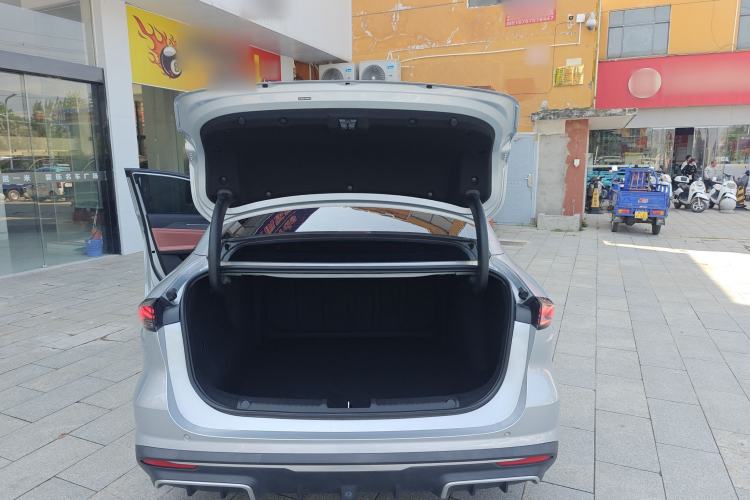 Used Geely Galaxy L6 2025 EM-i 140km Starship Edition Interior 11