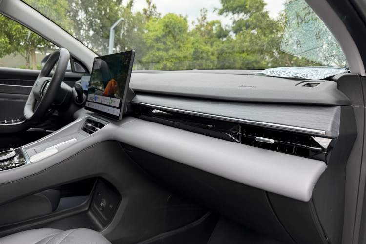 Used Geely Galaxy L6 2025 EM-i 140km Starship Edition Interior 11