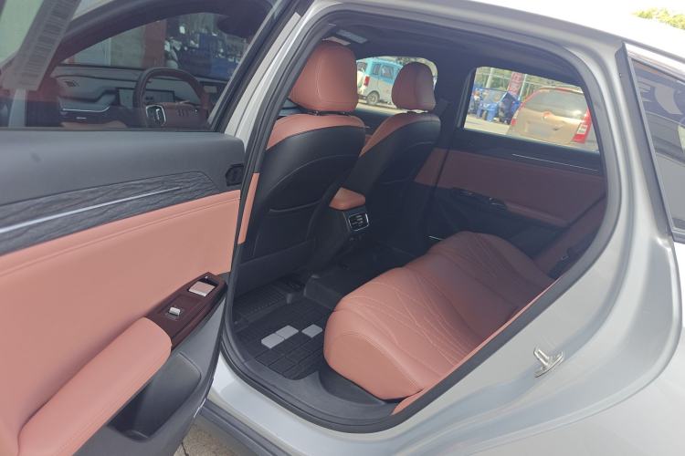 Used Geely Galaxy L6 2025 EM-i 140km Starship Edition Interior 2