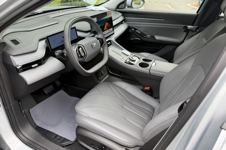 Used Geely Galaxy L6 2025 EM-i 140km Starship Edition Interior 4