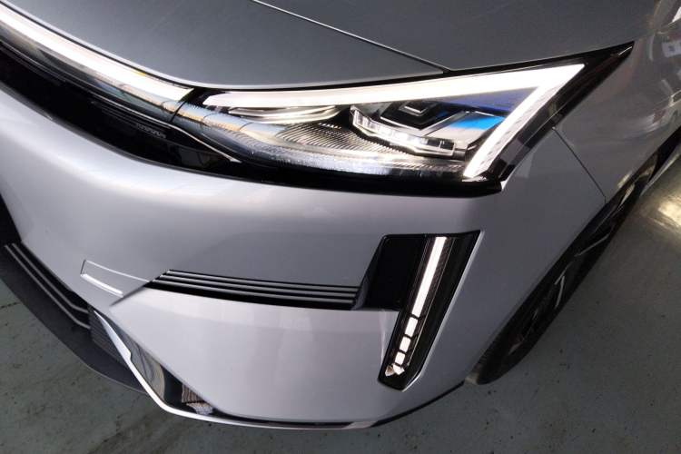 Used Geely Galaxy L6 2025 EM-i 140km Starship Edition Left Front Headlight