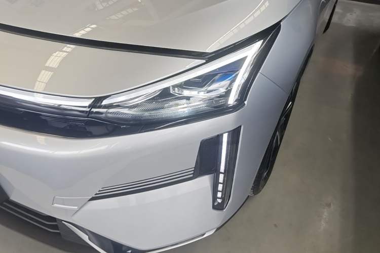 Used Geely Galaxy L6 2025 EM-i 140km Starship Edition Left Front Headlight