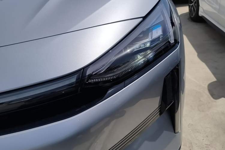 Used Geely Galaxy L6 2025 EM-i 140km Starship Edition Left Front Headlight