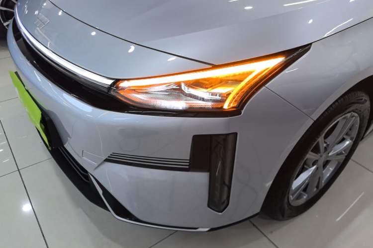 Used Geely Galaxy L6 2025 EM-i 140km Long-Range Version Left Front Headlight