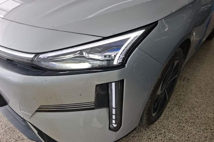 Used Geely Galaxy L6 2025 EM-i 140km Starship Edition Left Front Headlight
