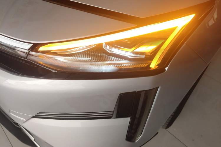 Used Geely Galaxy L6 2025 EM-i 140km Starship Edition Left Front Headlight