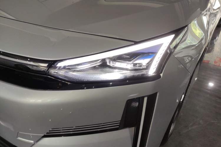 Used Geely Galaxy L6 2025 EM-i 60km Launch Edition Left Front Headlight