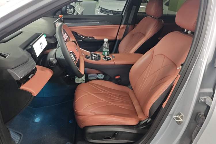 Used Geely Galaxy L6 2025 EM-i 140km Explorer+ Edition Left Front Seat
