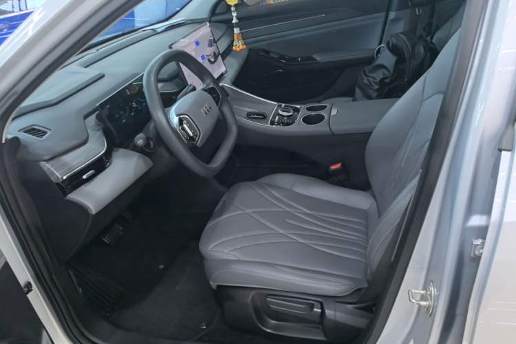 Used Geely Galaxy L6 2025 EM-i 140km Long-Range Version Left Front Seat