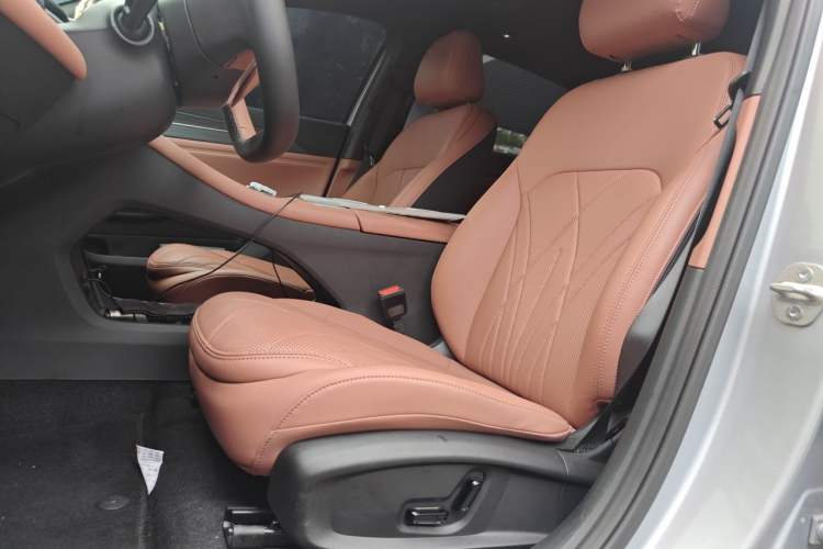 Used Geely Galaxy L6 2025 EM-i 140km Explorer+ Edition Left Front Seat