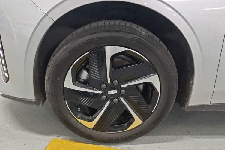 Used Geely Galaxy L6 2025 EM-i 140km Explorer+ Edition Left Front Wheel Hub
