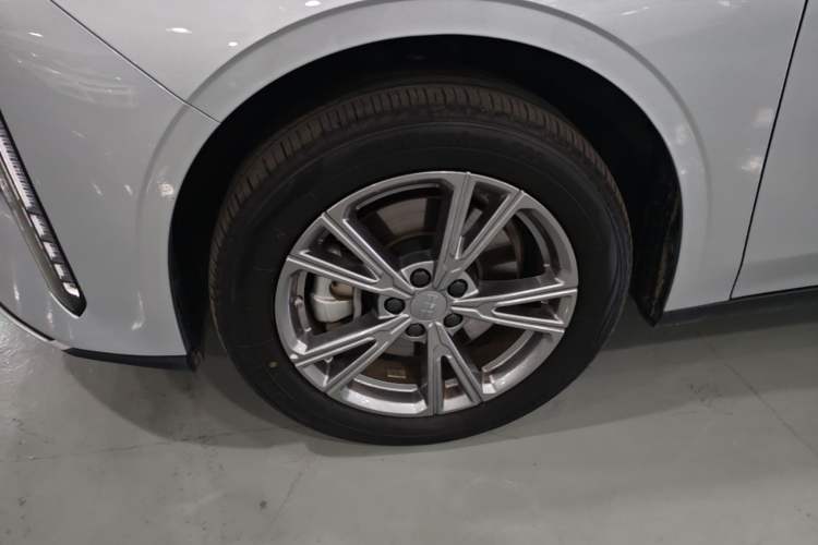 Used Geely Galaxy L6 2025 EM-i 140km Explorer+ Edition Left Front Wheel Hub