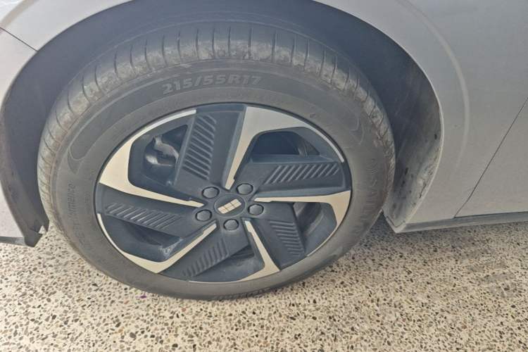 Used Geely Galaxy L6 2025 EM-i 140km Starship Edition Left Front Wheel Hub