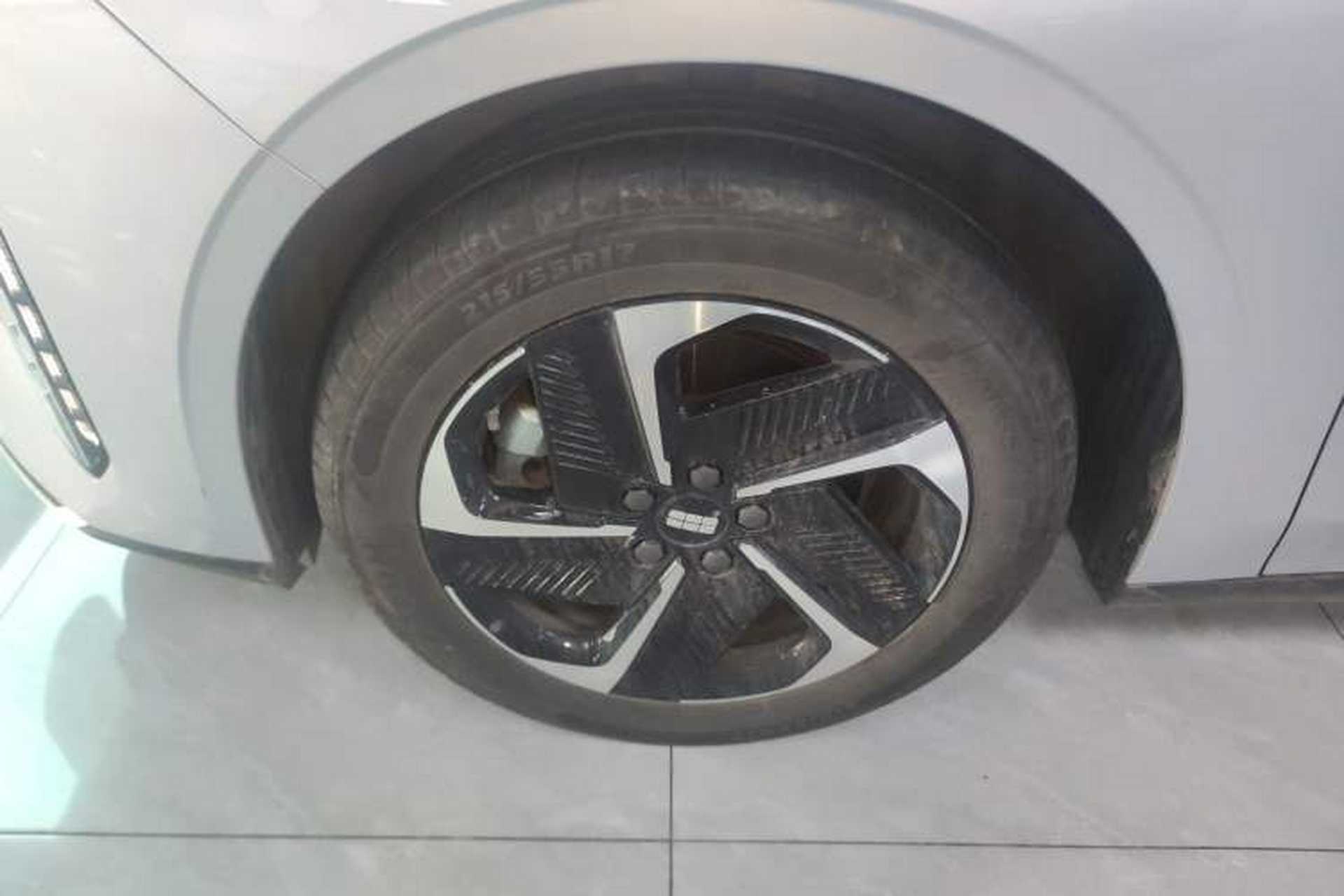 Used Geely Galaxy L6 2025 EM-i 140km Starship Edition Left Front Wheel Hub