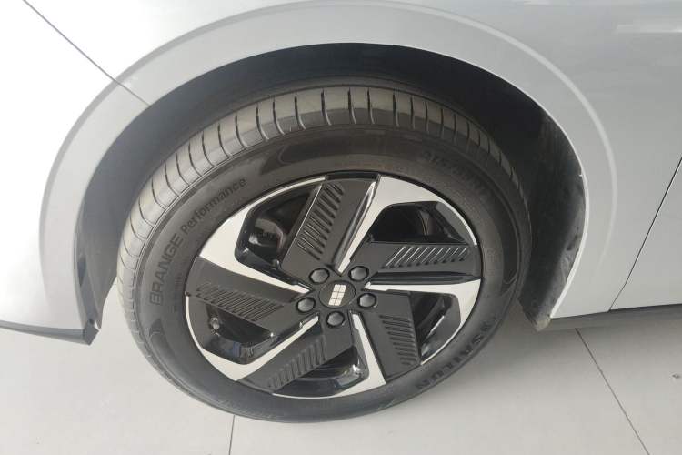 Used Geely Galaxy L6 2025 EM-i 140km Starship Edition Left Front Wheel Hub