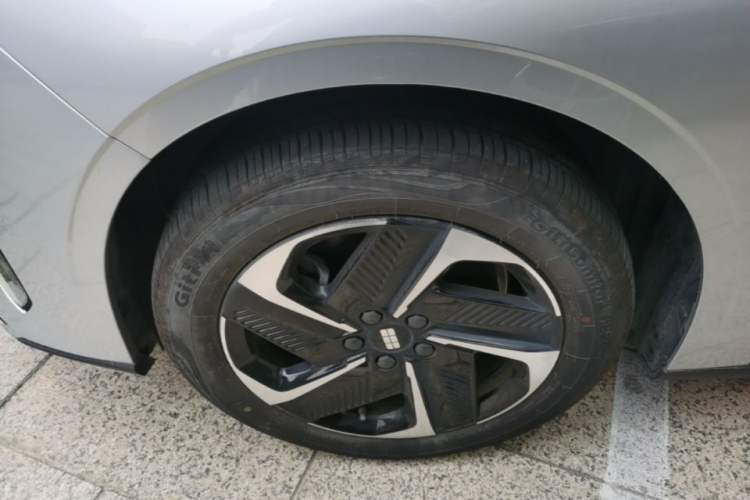 Used Geely Galaxy L6 2025 EM-i 140km Starship Edition Left Front Wheel Hub