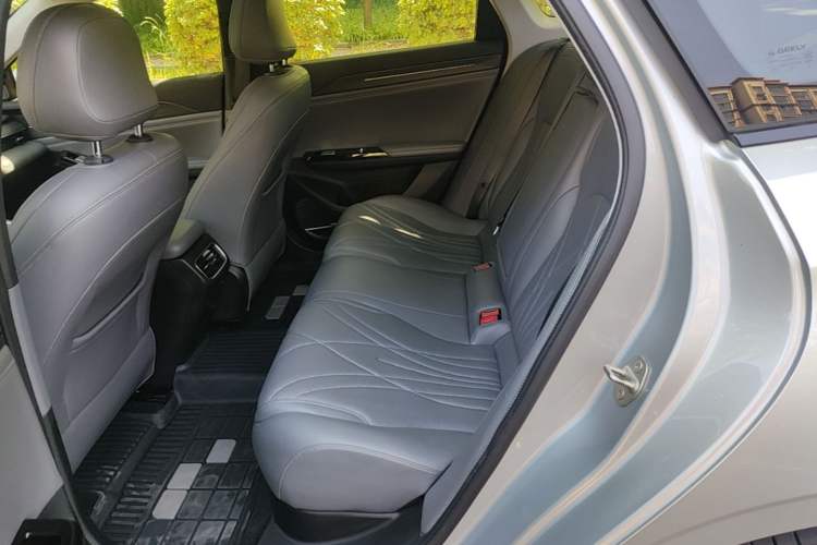 Used Geely Galaxy L6 2025 EM-i 140km Starship Edition Left Rear Seat