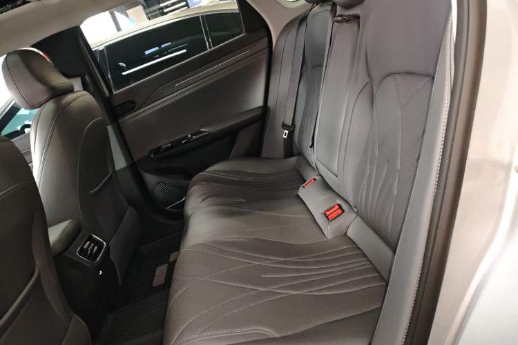 Used Geely Galaxy L6 2025 EM-i 140km Starship Edition Left Rear Seat