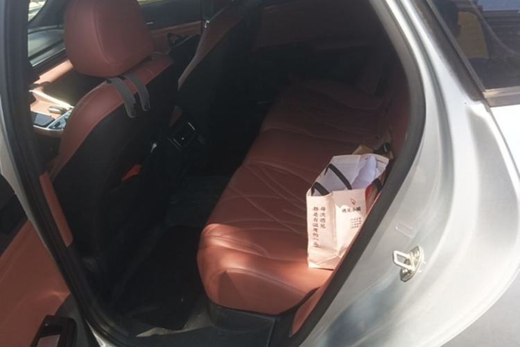 Used Geely Galaxy L6 2025 EM-i 140km Long-Range Version Left Rear Seat