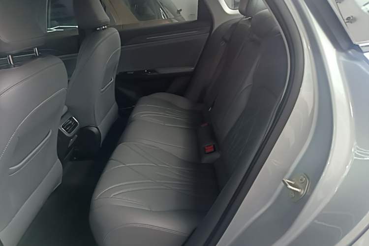 Used Geely Galaxy L6 2025 EM-i 140km Starship Edition Left Rear Seat