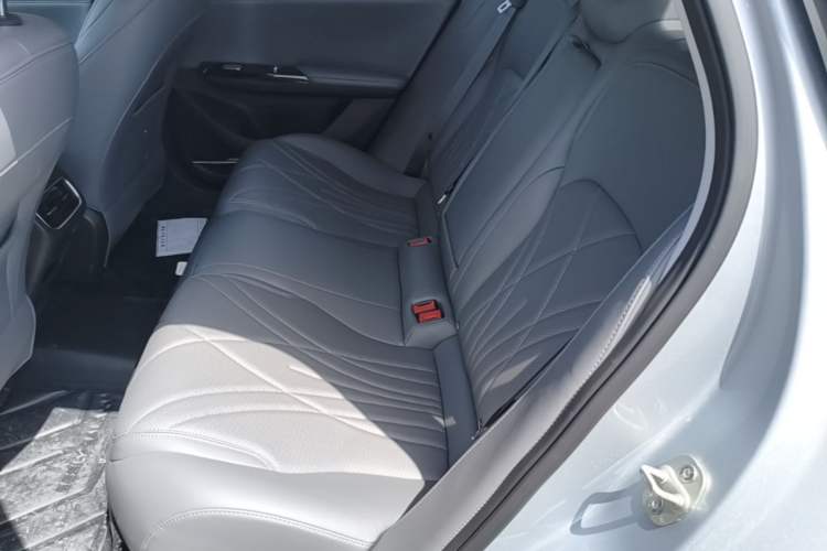 Used Geely Galaxy L6 2025 EM-i 140km Starship Edition Left Rear Seat
