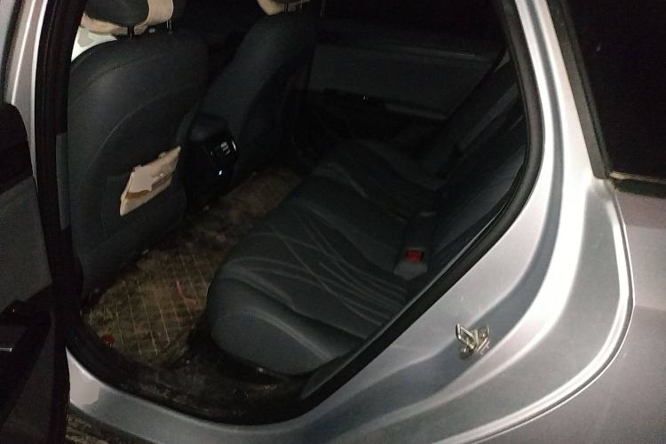 Used Geely Galaxy L6 2025 EM-i 140km Long-Range Version Left Rear Seat