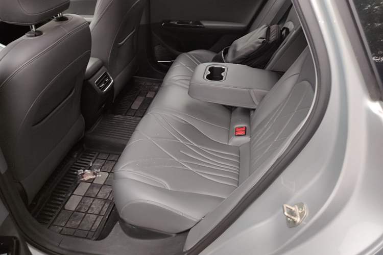 Used Geely Galaxy L6 2025 EM-i 140km Starship Edition Left Rear Seat