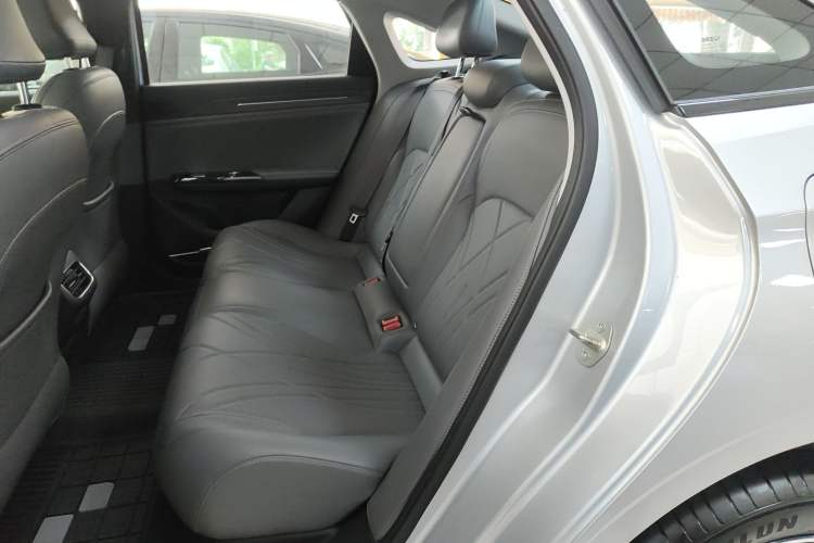 Used Geely Galaxy L6 2025 EM-i 140km Starship Edition Left Rear Seat
