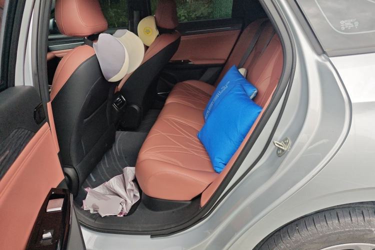 Used Geely Galaxy L6 2025 EM-i 60km Launch Edition Left Rear Seat