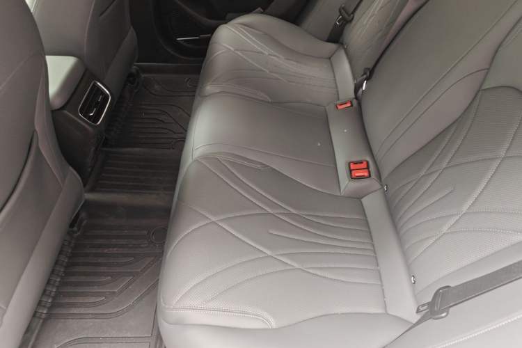 Used Geely Galaxy L6 2025 EM-i 140km Explorer+ Edition Left Rear Seat