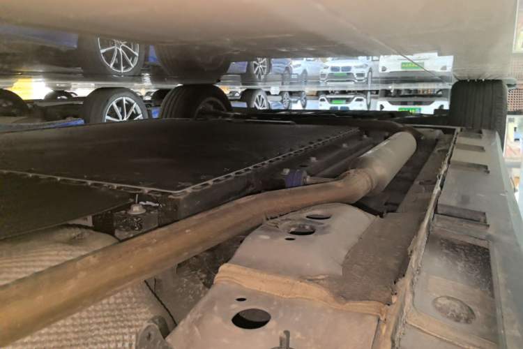 Used Geely Galaxy L6 2025 EM-i 140km Long-Range Version Left Side Sill