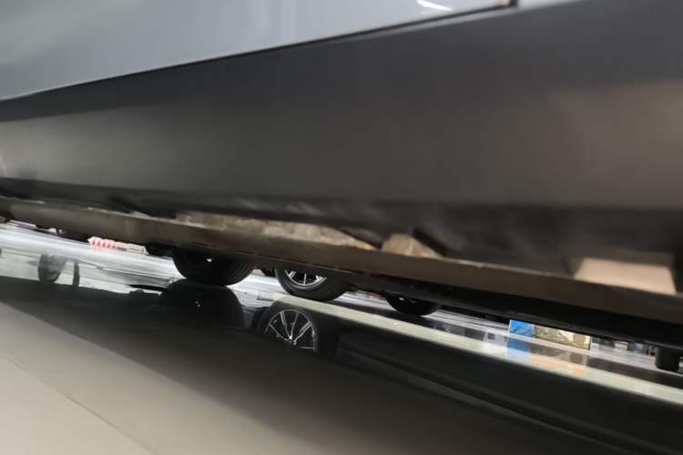 Used Geely Galaxy L6 2025 EM-i 140km Starship Edition Left Side Sill
