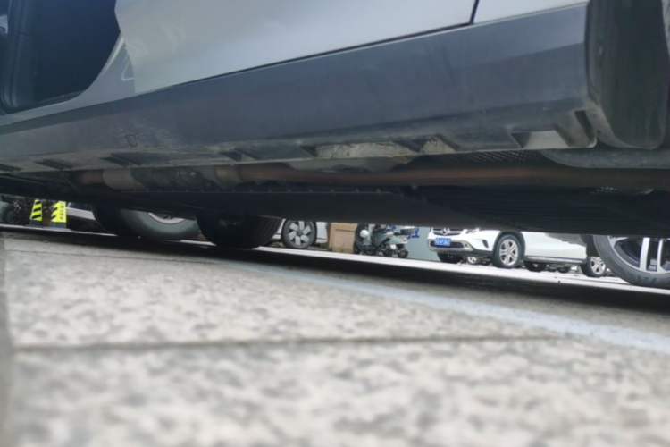 Used Geely Galaxy L6 2025 EM-i 140km Starship Edition Left Side Sill