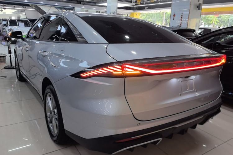 Used Geely Galaxy L6 2025 EM-i 140km Long-Range Version Rear Left 45 Deg
