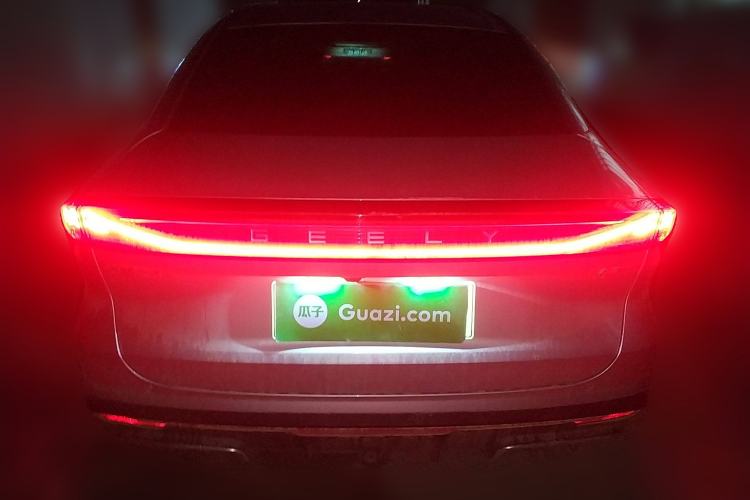 Used Geely Galaxy L6 2025 EM-i 140km Long-Range Version Rear