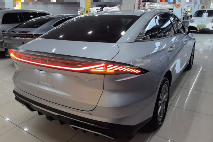 Used Geely Galaxy L6 2025 EM-i 140km Long-Range Version Rear Right 45 Deg