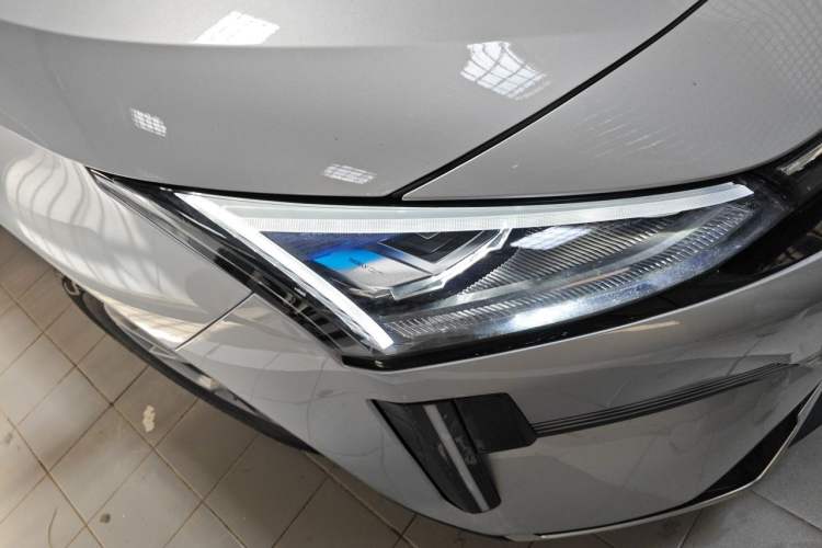 Used Geely Galaxy L6 2025 EM-i 60km Launch Edition Right Front Headlight