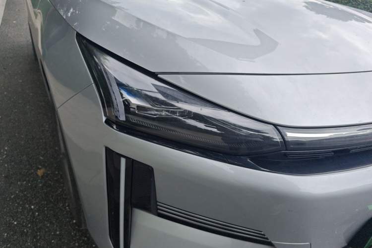 Used Geely Galaxy L6 2025 EM-i 60km Launch Edition Right Front Headlight