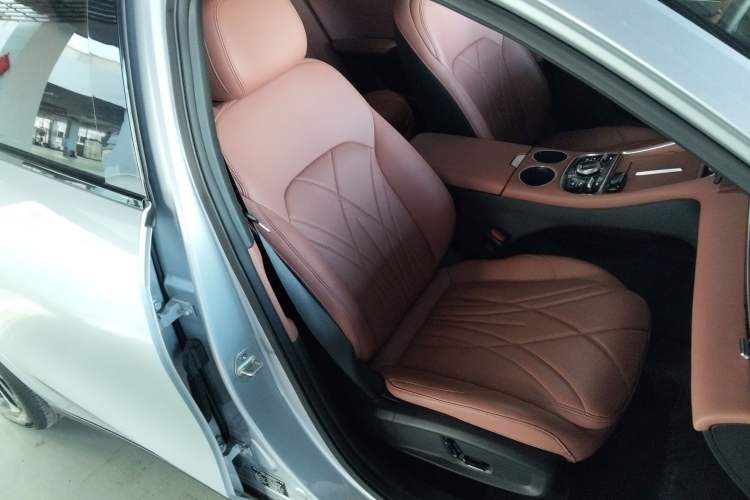 Used Geely Galaxy L6 2025 EM-i 140km Starship Edition Right Front Seat