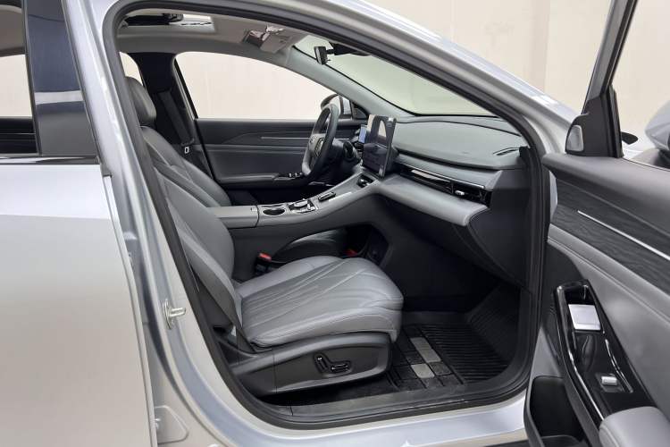 Used Geely Galaxy L6 2025 EM-i 140km Starship Edition Right Front Seat