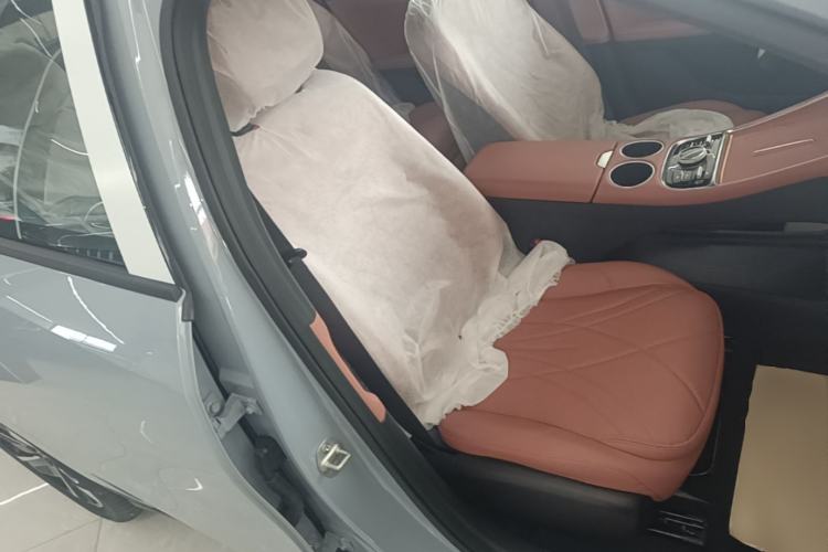 Used Geely Galaxy L6 2025 EM-i 140km Explorer+ Edition Right Front Seat