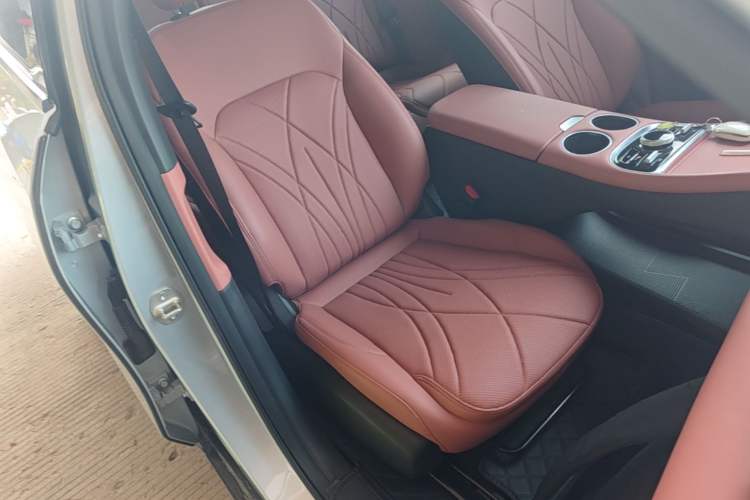 Used Geely Galaxy L6 2025 EM-i 140km Explorer+ Edition Right Front Seat