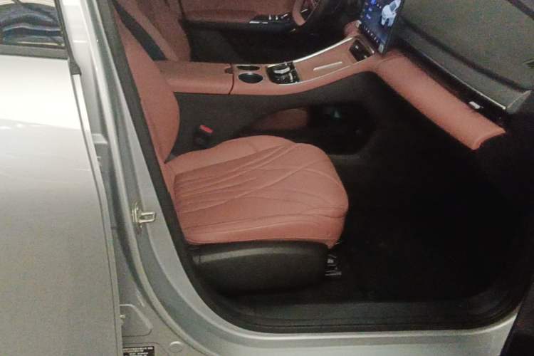 Used Geely Galaxy L6 2025 EM-i 140km Explorer+ Edition Right Front Seat