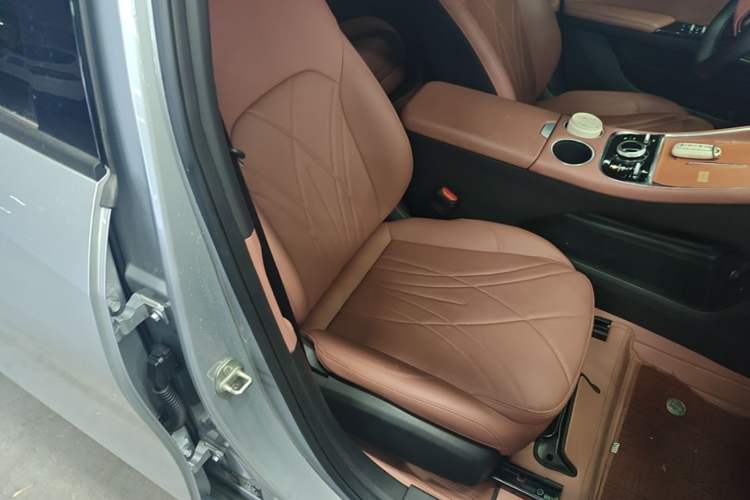 Used Geely Galaxy L6 2025 EM-i 60km Launch Edition Right Front Seat